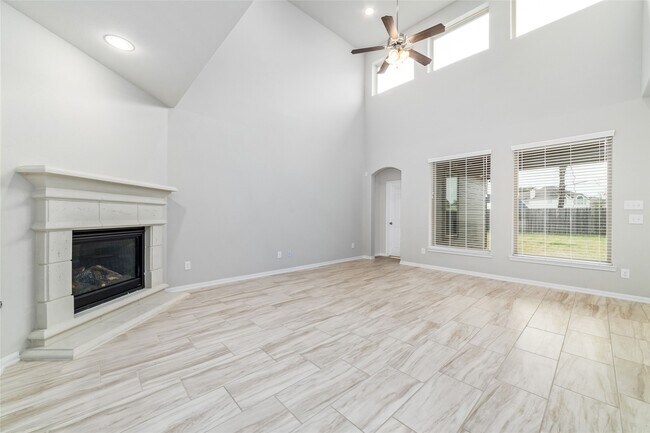 Building Photo - 4919 Vly White Oak Ln
