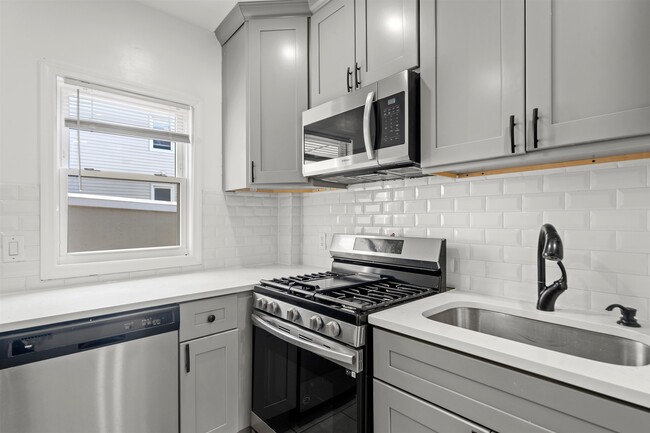 Building Photo - 56 Highwood Terrace
