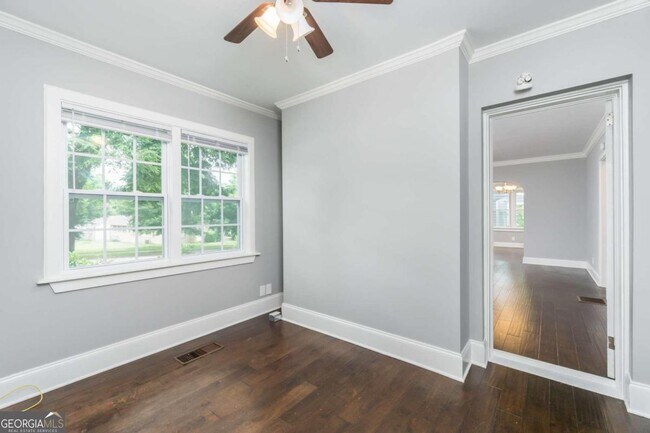 Building Photo - 2607 Jefferson Terrace