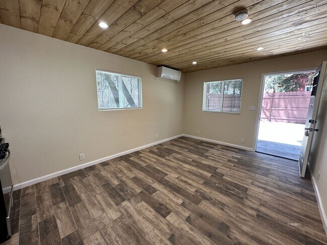 Building Photo - 54078 Pine Crest Ave