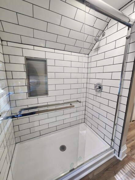 Building Photo - 1301 Buhrer Ave