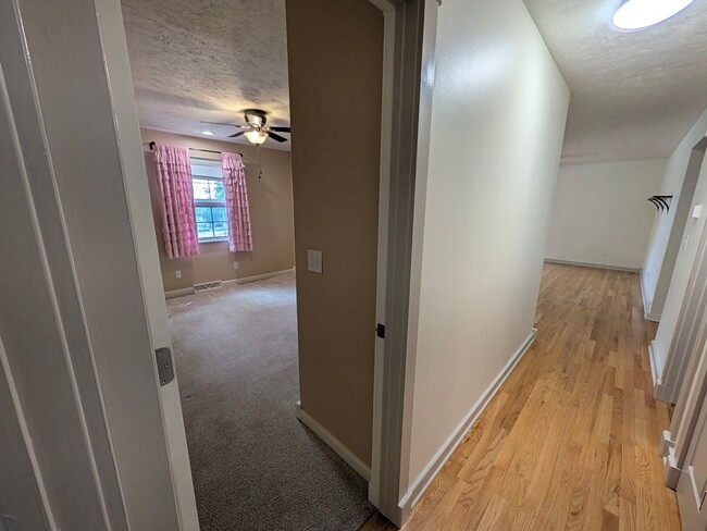 Building Photo - 808 Leprechaun Ln