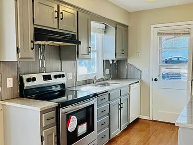 Building Photo - 8710 Cherry Ln Ct