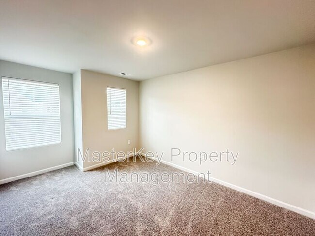 Building Photo - 4905 Arkose Dr