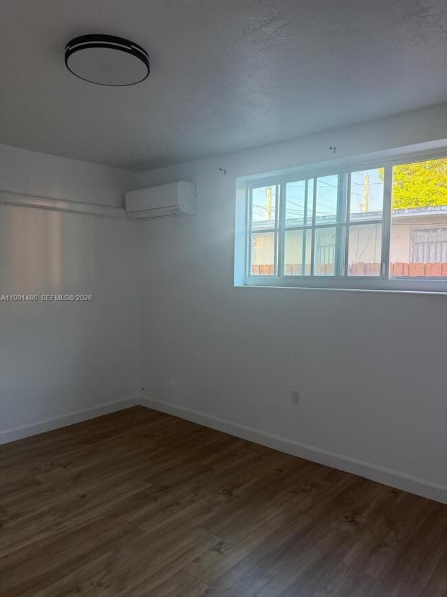 Building Photo - 160 NE 55th St