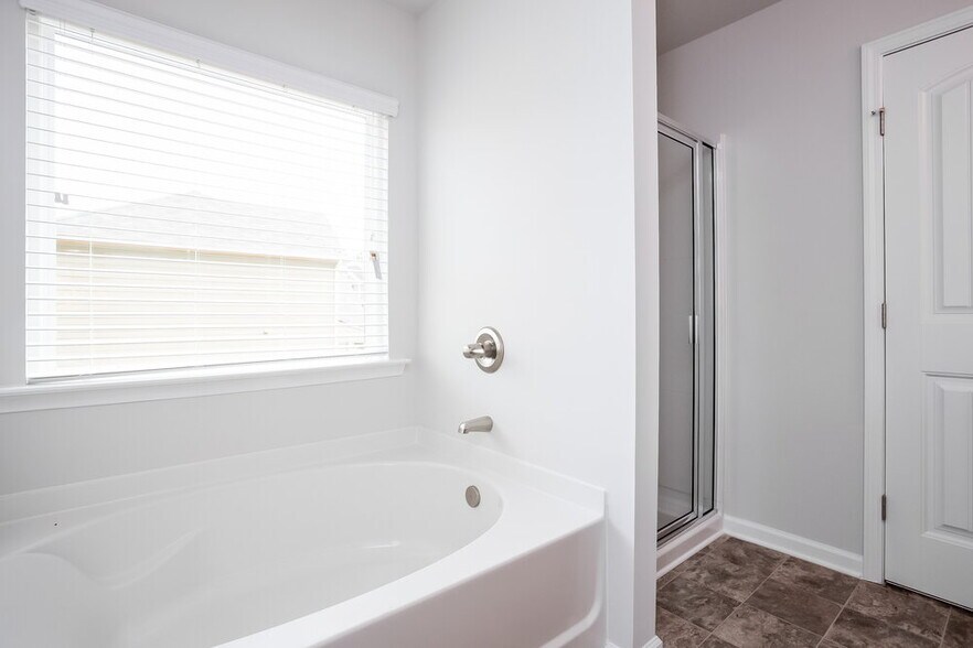 Building Photo - 211 Susie Creek Ln