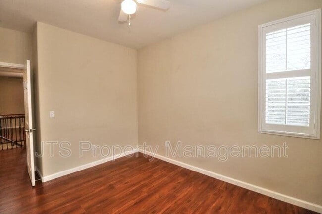 Building Photo - 217 Barnhill Dr