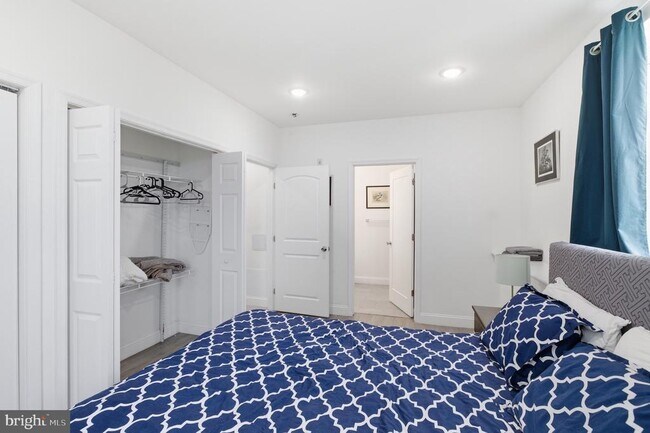 Building Photo - 925 N Broad St