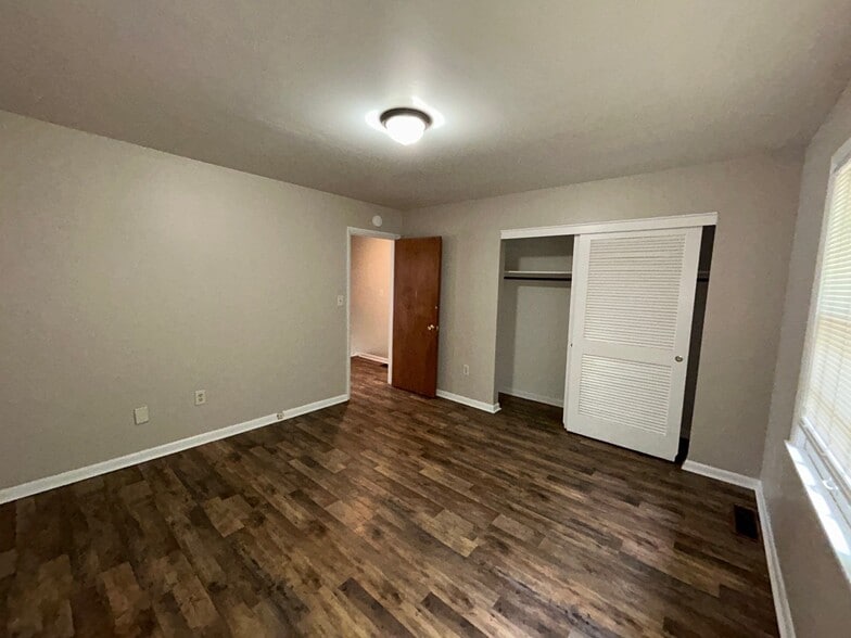Building Photo - 37 Willa Dr