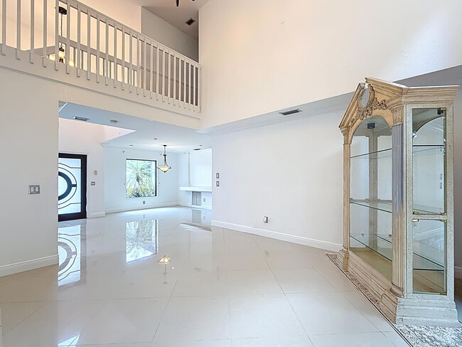 Building Photo - 375 NW 48th Ave