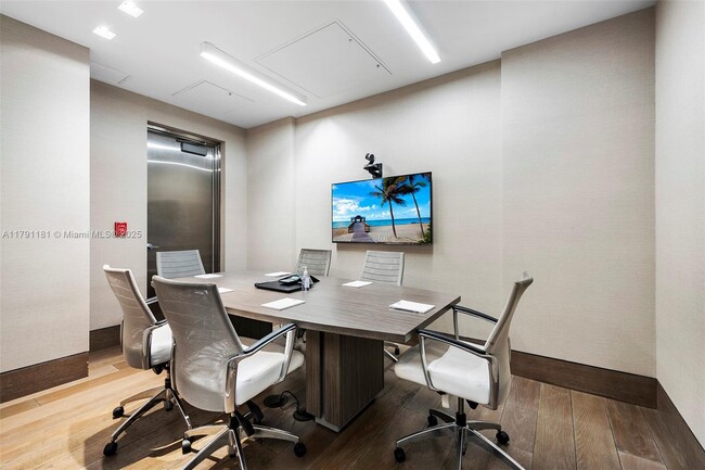 Building Photo - 7055 Fisher Island Dr