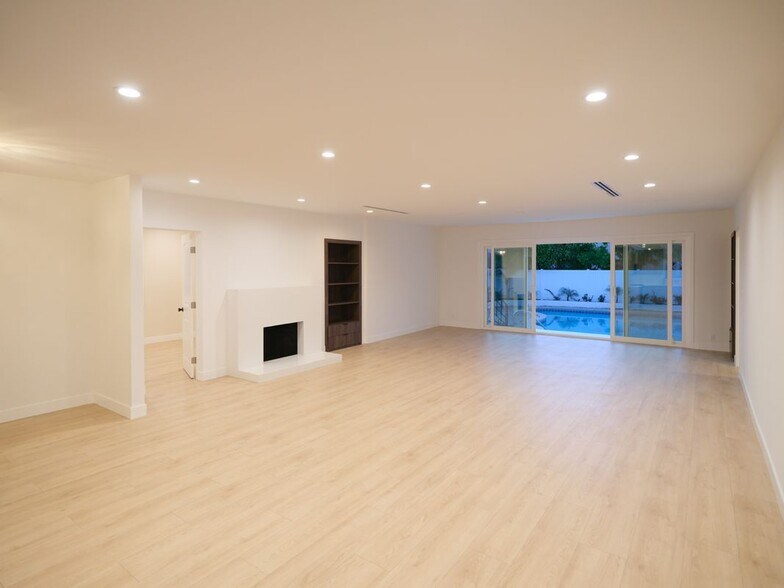 Building Photo - 415 Amherst Dr