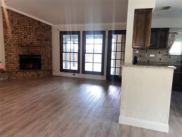 Building Photo - 1005 Bass Dr