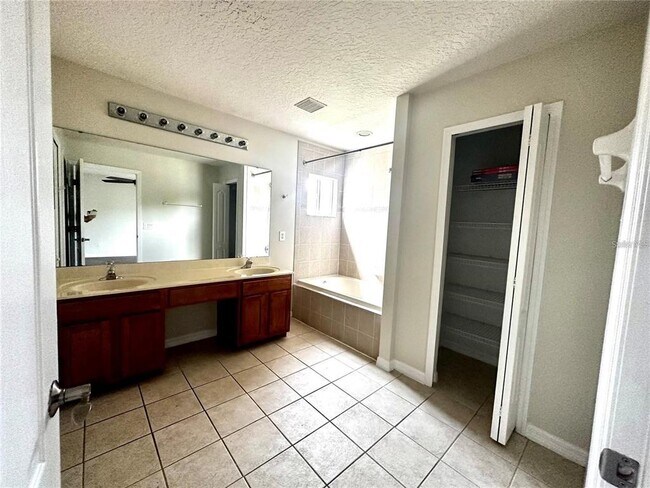 Building Photo - 15249 Harrowgate Way