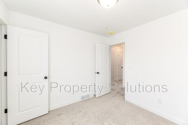 Building Photo - 4204 W Gooseneck Ct