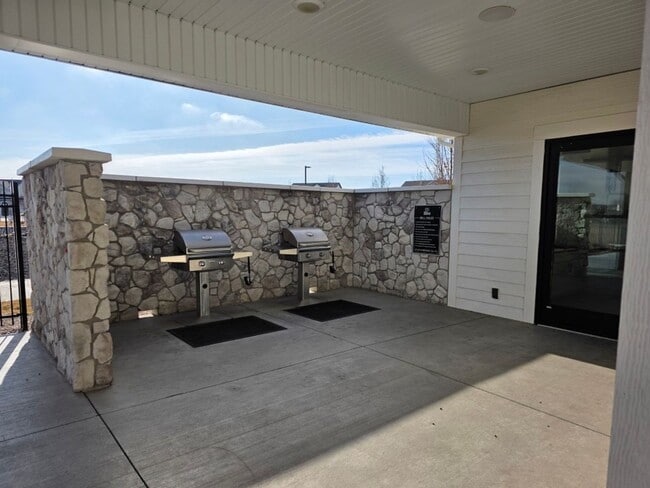 Building Photo - Spacious 4-Bedroom Home in Highly Sought-After Summerfield Community!