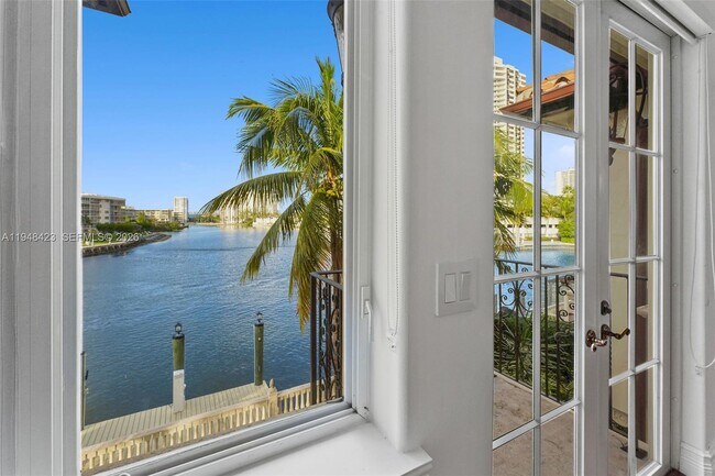 Building Photo - 3283 NE 171 St