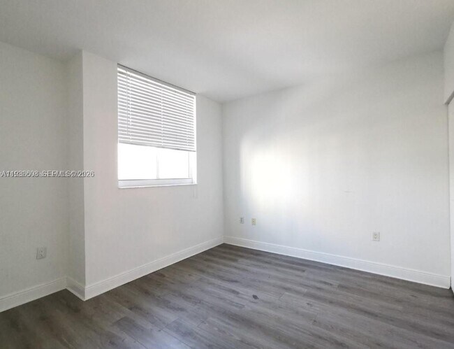 Building Photo - 1250 S Miami Ave