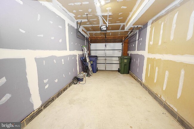 Building Photo - 49 5 Crown Royal Cir
