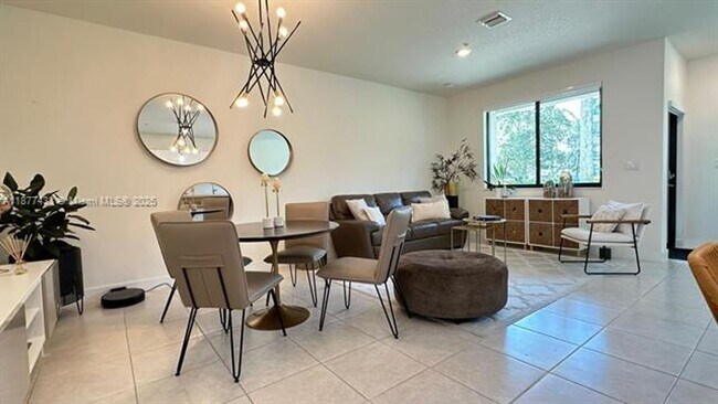 Building Photo - 4640 NW 84th Ave