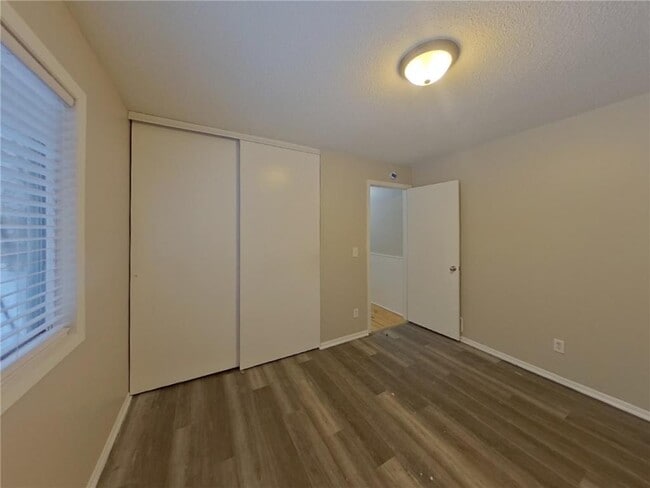 Building Photo - 3200 Jurdy Ct S