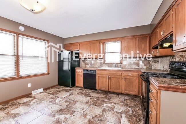 Building Photo - 11622 Palmer Ave