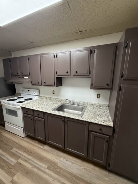 Primary Photo - 31 S Franklin St