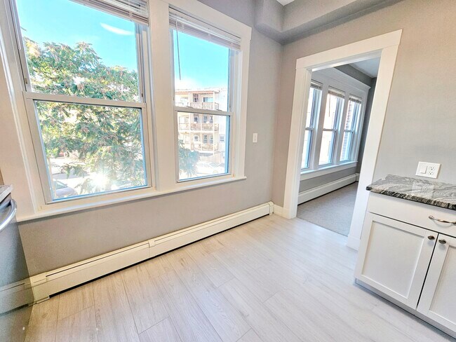 Building Photo - 141 Sutherland Rd