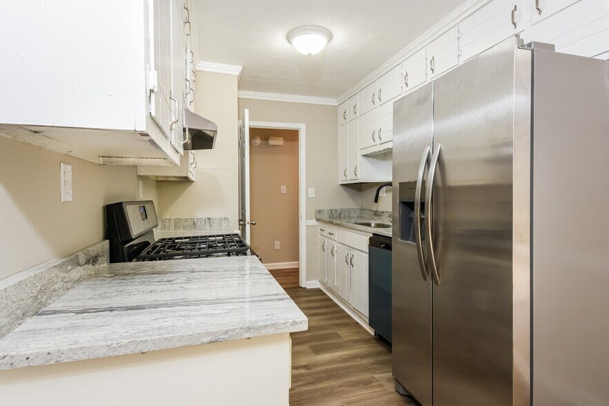 Building Photo - 6378 Valley Brook Dr