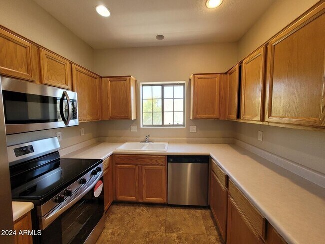 Building Photo - Quiet 2 bedroom condo in Fountain Hills!