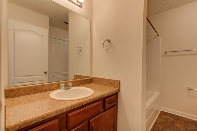 Building Photo - 513 Patriot Park Ct