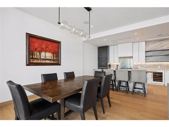 Building Photo - 255 Hennepin Ave