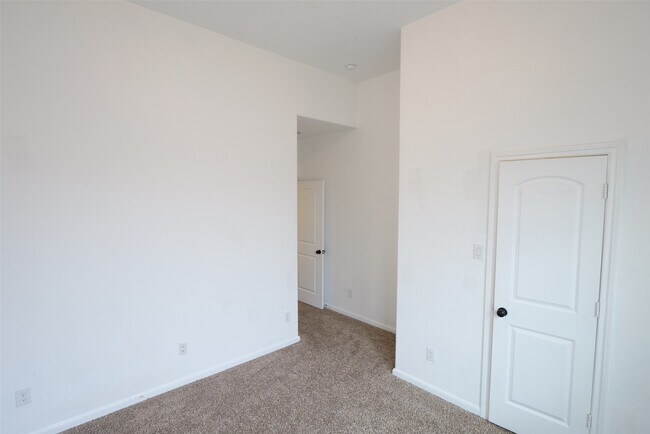 Building Photo - 12211 Stellano Ln