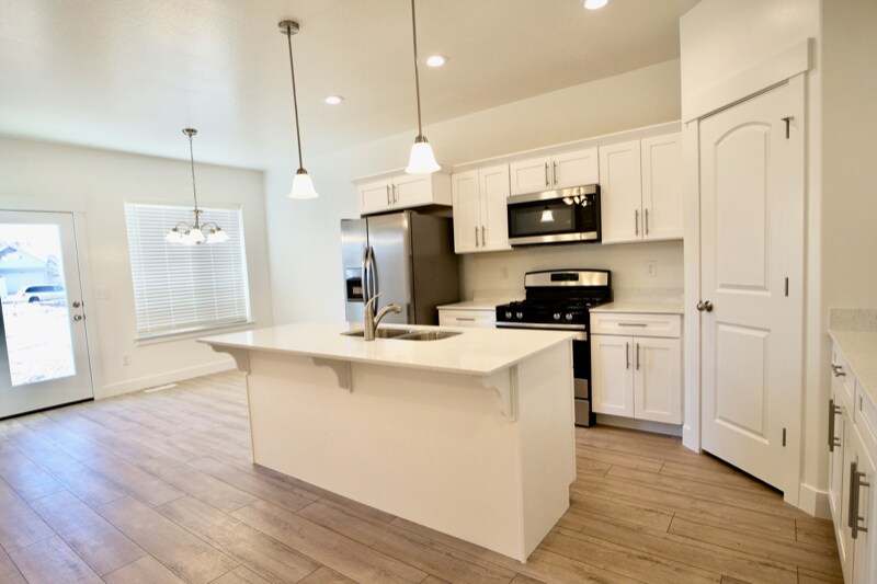 Primary Photo - 1633 N 3890 W