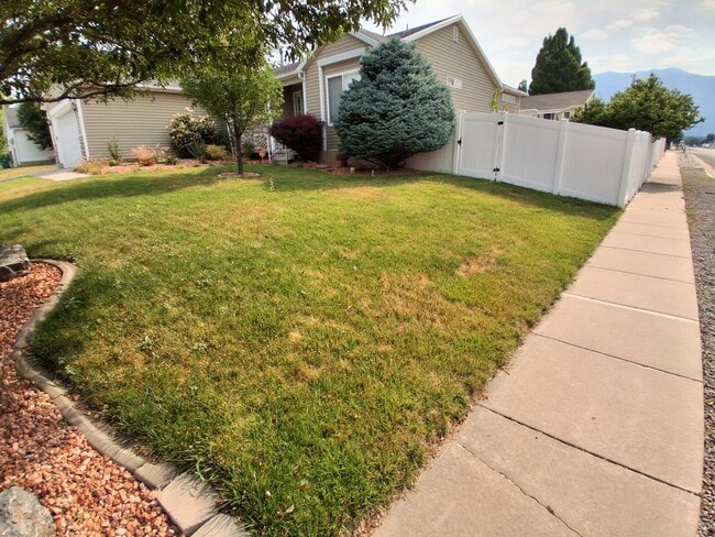 Building Photo - 1468 N 125 W