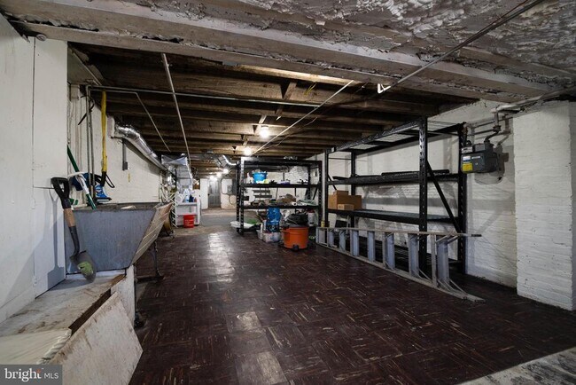 Building Photo - 4119 Falls Rd