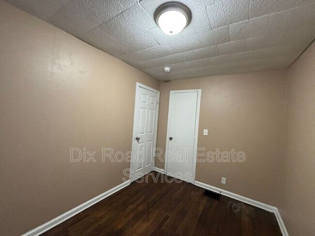 Building Photo - 636 Wampler Ave