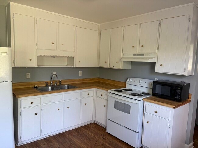 Building Photo - 204 Brandywine Rd