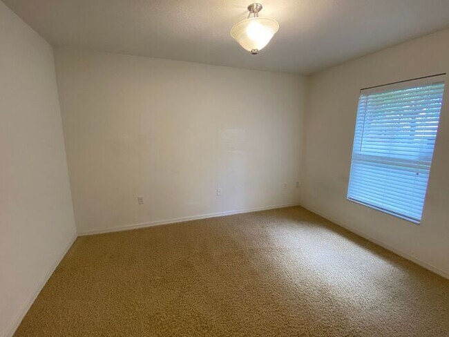 Building Photo - AVALON PARK EAST ORLANDO-$500 OFF THE FIRST MONTH'S RENT