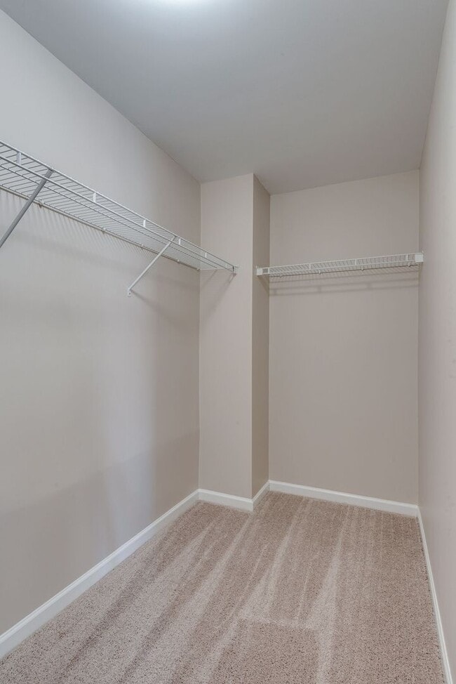 Building Photo - 3-Bed/2.5-Bath in Lenox Village