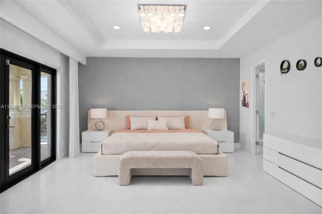 Building Photo - 513 Palm Dr