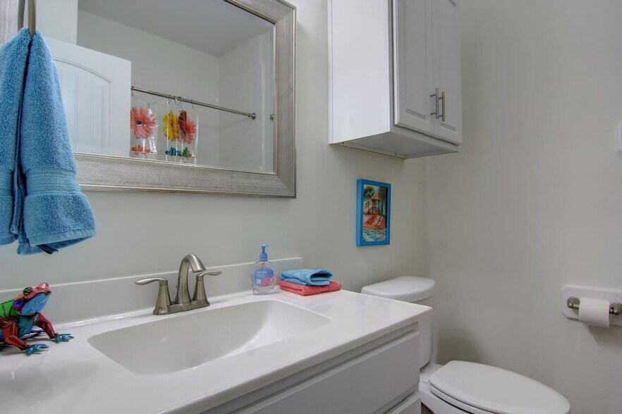 Building Photo - 1813 Eleventh Street-SI ID1023289P