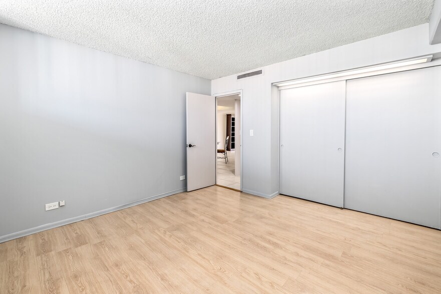 Building Photo - 1860 Ala Moana Blvd