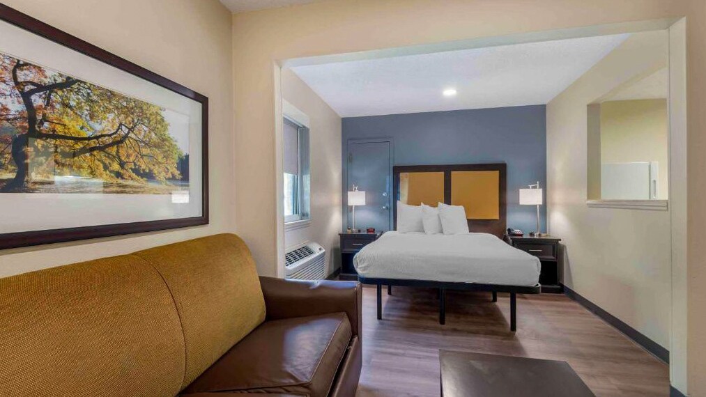 Building Photo - 5830 Westpark Dr