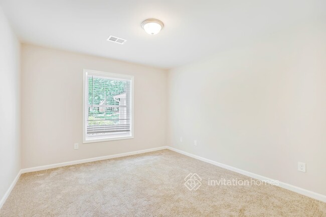Building Photo - 2085 Tree Top Bend
