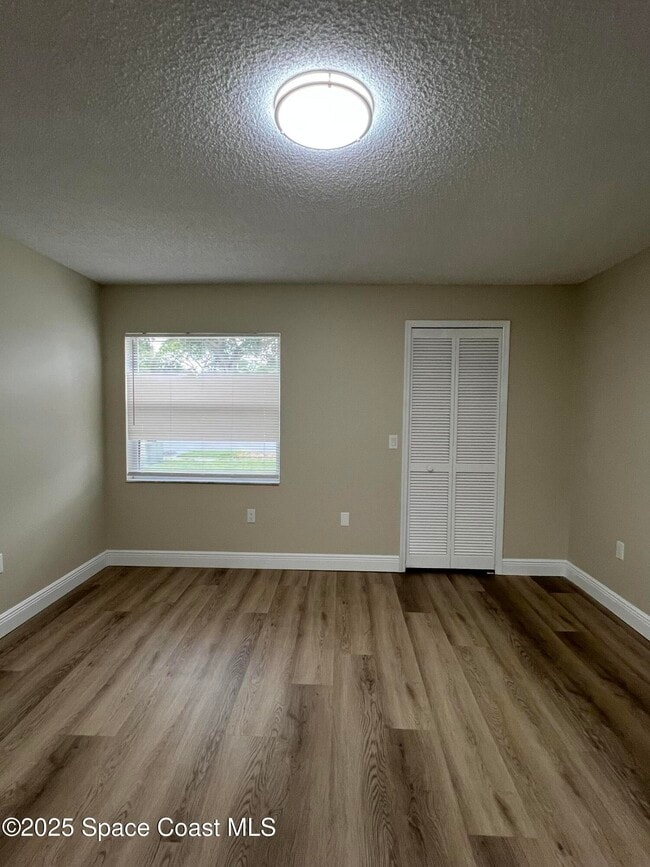 Building Photo - 3154 Dunhill Dr