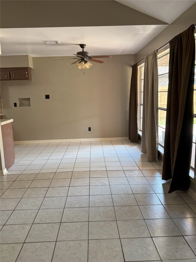Building Photo - 21430 Park Green Dr