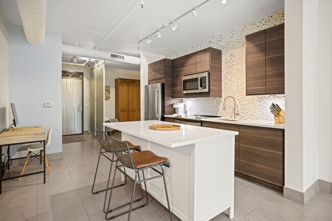 Building Photo - Logan Circle Condo