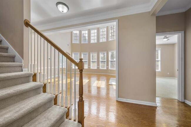 Building Photo - 130 Candler Ct