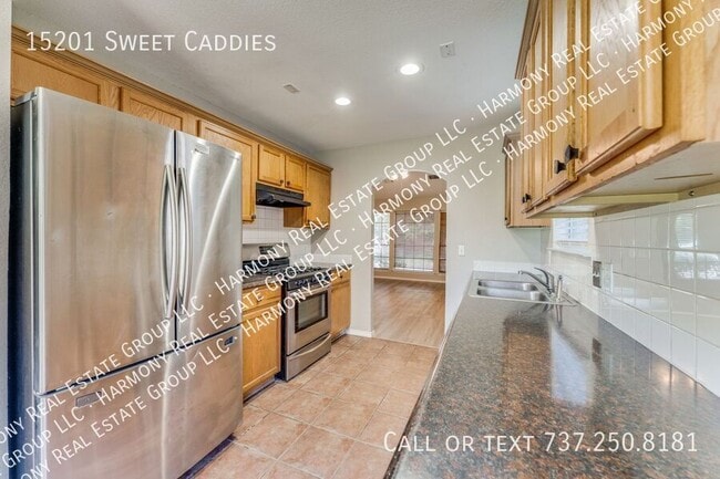 Building Photo - 15201 Sweet Caddies Dr